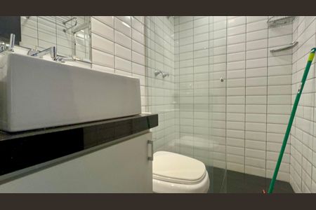 Apartamento à venda com 43m², 2 quartos e 1 vaga Apartamento à venda com 43m², 2 quartos e 1 vagaBanheiro da Suíte