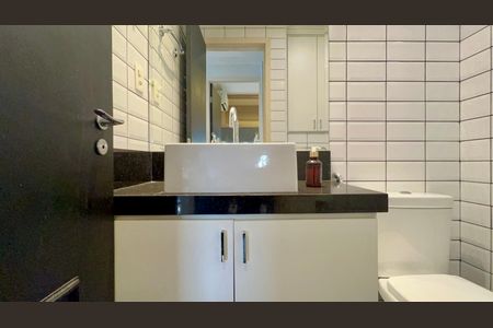 Apartamento à venda com 43m², 2 quartos e 1 vaga Apartamento à venda com 43m², 2 quartos e 1 vagaBanheiro