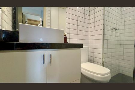 Apartamento à venda com 43m², 2 quartos e 1 vaga Apartamento à venda com 43m², 2 quartos e 1 vagaBanheiro