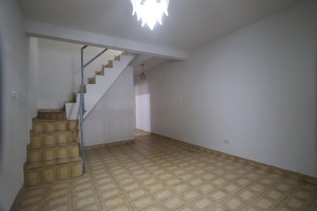 Casa à venda com 215m², 2 quartos e 1 vagaSala