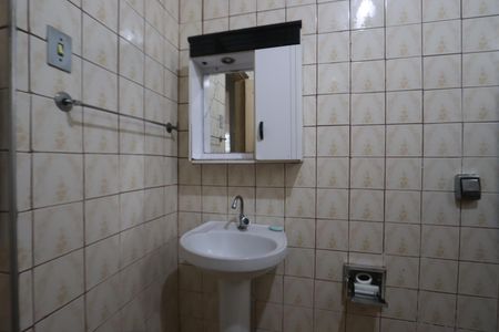 Casa à venda com 215m², 2 quartos e 1 vagaBanheiro de Baixo