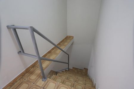 Casa à venda com 215m², 2 quartos e 1 vagaEscada