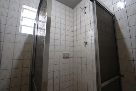 Casa à venda com 215m², 2 quartos e 1 vagaBanheiro de Baixo