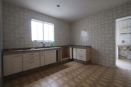 Casa à venda com 215m², 2 quartos e 1 vagaCozinha