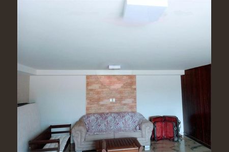 Casa à venda com 5 quartos, 240m² em São Luiz, Belo Horizonte