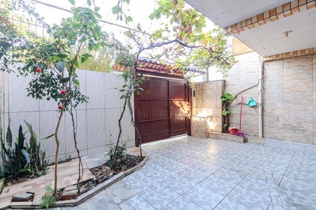 Casa à venda com 109m², 3 quartos e 1 vaga Casa à venda com 109m², 3 quartos e 1 vagaQuintal