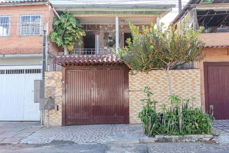 Casa à venda com 109m², 3 quartos e 1 vaga Casa à venda com 109m², 3 quartos e 1 vagaFachada