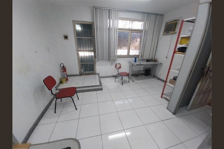 Casa à venda com 597m², 3 quartos e 1 vaga