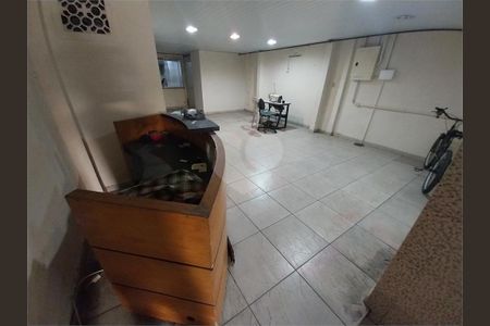 Casa à venda com 597m², 3 quartos e 1 vaga