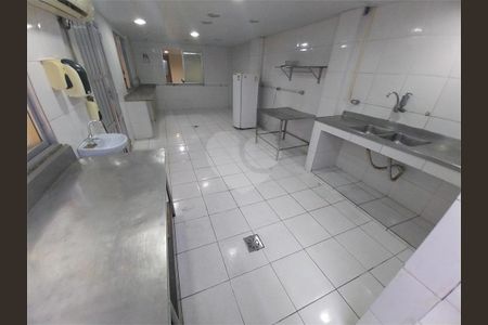 Casa à venda com 597m², 3 quartos e 1 vaga
