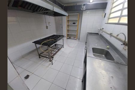 Casa à venda com 597m², 3 quartos e 1 vaga