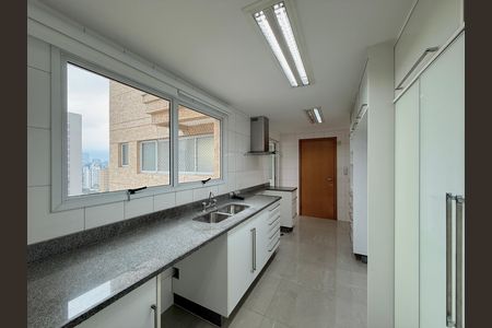 Apartamento à venda com 169m², 3 quartos e 3 vagas Apartamento à venda com 169m², 3 quartos e 3 vagasCozinha