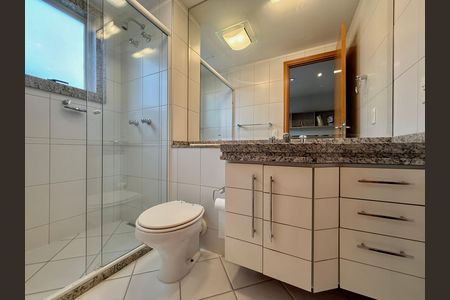 Apartamento à venda com 169m², 3 quartos e 3 vagas Apartamento à venda com 169m², 3 quartos e 3 vagasBanheiro Suíte 3