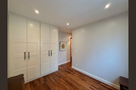 Apartamento à venda com 169m², 3 quartos e 3 vagas Apartamento à venda com 169m², 3 quartos e 3 vagasSuíte 2