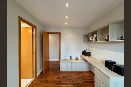 Apartamento à venda com 169m², 3 quartos e 3 vagas Apartamento à venda com 169m², 3 quartos e 3 vagasSuíte 3