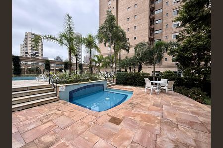 Apartamento à venda com 169m², 3 quartos e 3 vagas Apartamento à venda com 169m², 3 quartos e 3 vagasPiscina