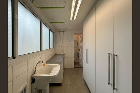 Apartamento à venda com 169m², 3 quartos e 3 vagas Apartamento à venda com 169m², 3 quartos e 3 vagasÁrea de Serviço