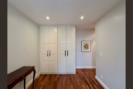 Apartamento à venda com 169m², 3 quartos e 3 vagas Apartamento à venda com 169m², 3 quartos e 3 vagasSuíte 2
