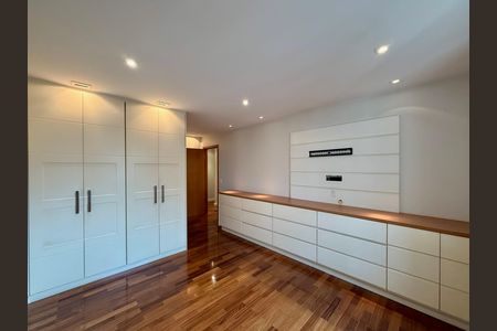 Apartamento à venda com 169m², 3 quartos e 3 vagas Apartamento à venda com 169m², 3 quartos e 3 vagasSuíte 1