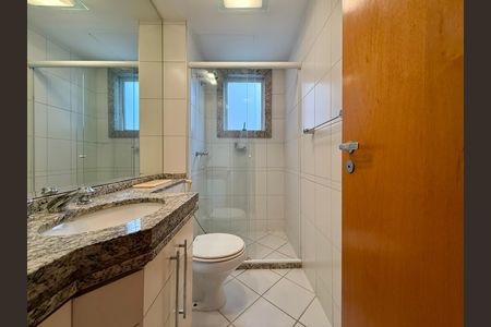 Apartamento à venda com 169m², 3 quartos e 3 vagas Apartamento à venda com 169m², 3 quartos e 3 vagasBanheiro Suíte 2