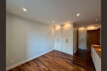 Apartamento à venda com 169m², 3 quartos e 3 vagas Apartamento à venda com 169m², 3 quartos e 3 vagasSuíte 1