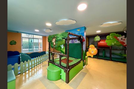 Apartamento à venda com 169m², 3 quartos e 3 vagas Apartamento à venda com 169m², 3 quartos e 3 vagasBrinquedoteca