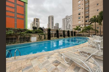 Apartamento à venda com 169m², 3 quartos e 3 vagas Apartamento à venda com 169m², 3 quartos e 3 vagasPiscina