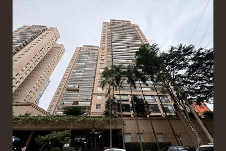 Apartamento à venda com 169m², 3 quartos e 3 vagas Apartamento à venda com 169m², 3 quartos e 3 vagasFachada