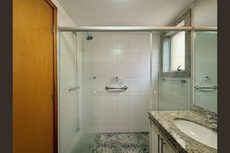 Apartamento à venda com 169m², 3 quartos e 3 vagas Apartamento à venda com 169m², 3 quartos e 3 vagasBanheiro Suíte 1