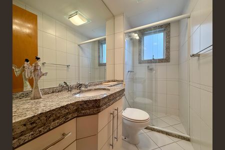 Apartamento à venda com 169m², 3 quartos e 3 vagas Apartamento à venda com 169m², 3 quartos e 3 vagasBanheiro Suíte 2
