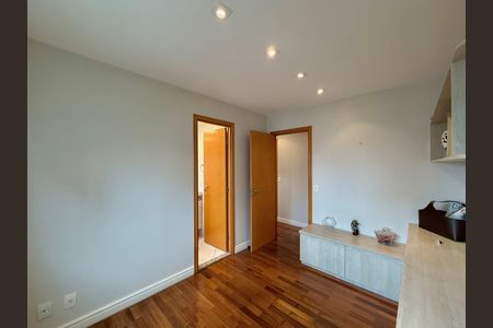 Apartamento à venda com 169m², 3 quartos e 3 vagas Apartamento à venda com 169m², 3 quartos e 3 vagasSuíte 3