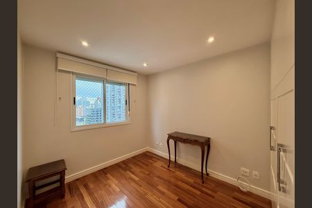 Apartamento à venda com 169m², 3 quartos e 3 vagas Apartamento à venda com 169m², 3 quartos e 3 vagasSuíte 2