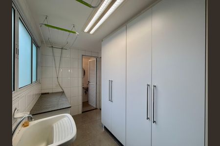 Apartamento à venda com 169m², 3 quartos e 3 vagas Apartamento à venda com 169m², 3 quartos e 3 vagasÁrea de Serviço