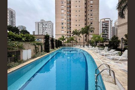 Apartamento à venda com 169m², 3 quartos e 3 vagas Apartamento à venda com 169m², 3 quartos e 3 vagasPiscina