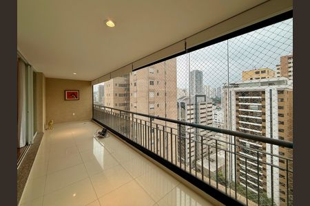 Apartamento à venda com 169m², 3 quartos e 3 vagas Apartamento à venda com 169m², 3 quartos e 3 vagasVaranda
