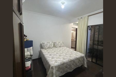 Suíte  de casa à venda com 3 quartos, 186m² em Vila Sao Pedro, Santo André