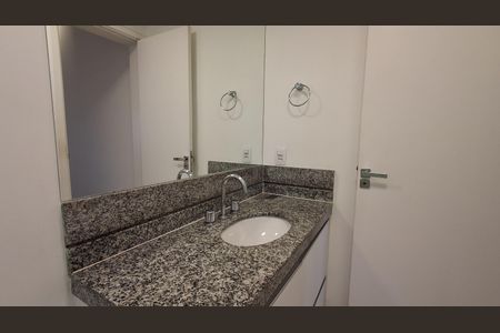Banheiro de kitnet/studio para alugar com 1 quarto, 52m² em Centro, São Bernardo do Campo