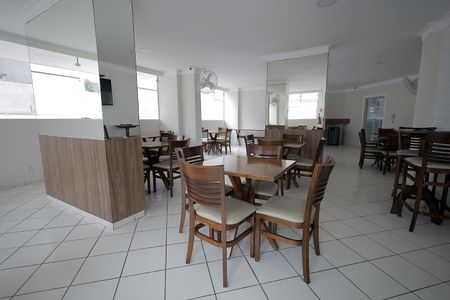 Apartamento para alugar com 58m², 2 quartos e 1 vaga Apartamento para alugar com 58m², 2 quartos e 1 vagaÁrea comum - Salão de festas