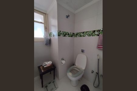 Apartamento à venda com 150m², 3 quartos e 3 vagasBanheiro 