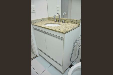 Apartamento para alugar com 95m², 3 quartos e 2 vagas Apartamento para alugar com 95m², 3 quartos e 2 vagasDetalhe - Banheiro Social