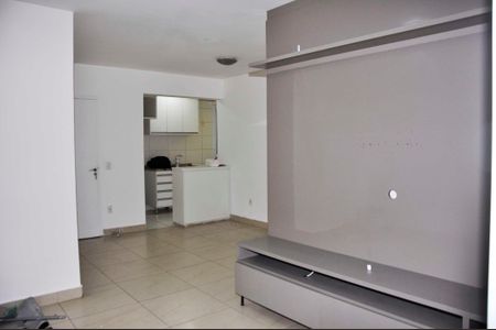 Apartamento para alugar com 95m², 3 quartos e 2 vagas Apartamento para alugar com 95m², 3 quartos e 2 vagasDetalhe - Sala