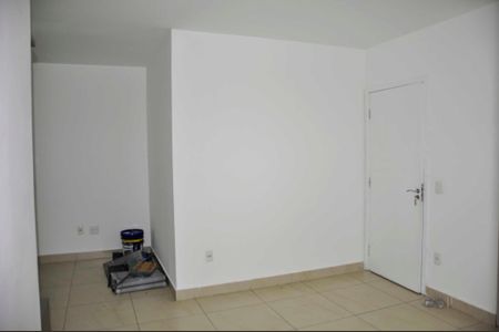 Apartamento para alugar com 95m², 3 quartos e 2 vagas Apartamento para alugar com 95m², 3 quartos e 2 vagasDetalhe - Sala de Jantar