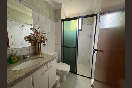 Apartamento à venda com 131m², 3 quartos e 3 vagas Apartamento à venda com 131m², 3 quartos e 3 vagasbanheiro quarto 2
