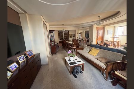 Sala de TV de apartamento à venda com 3 quartos, 131m² em Setor Bueno, Goiânia