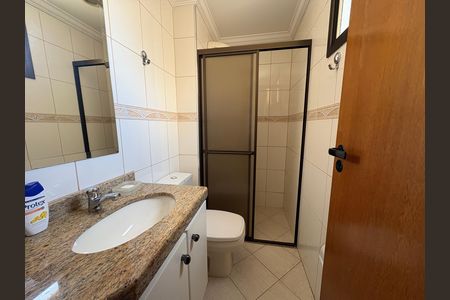 Banheiro da Suíte 2 de apartamento à venda com 3 quartos, 131m² em Setor Bueno, Goiânia