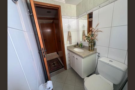 Banheiro da Suíte 1 de apartamento à venda com 3 quartos, 131m² em Setor Bueno, Goiânia