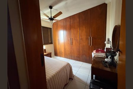Apartamento à venda com 131m², 3 quartos e 3 vagas Apartamento à venda com 131m², 3 quartos e 3 vagasQuarto 2 - Suíte