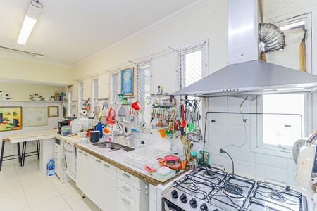 Cozinha de apartamento à venda com 4 quartos, 185m² em Vila Suzana, São Paulo