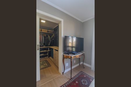 Apartamento à venda com 125m², 2 quartos e 2 vagas Apartamento à venda com 125m², 2 quartos e 2 vagasCloset