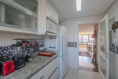 Apartamento à venda com 125m², 2 quartos e 2 vagas Apartamento à venda com 125m², 2 quartos e 2 vagasCozinha